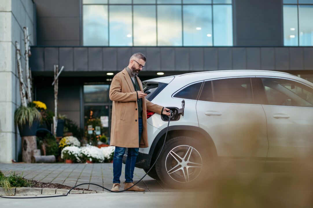 Il prezzo delle automobili elettriche in Italia e in Europa: situazione e possibili vie di uscita